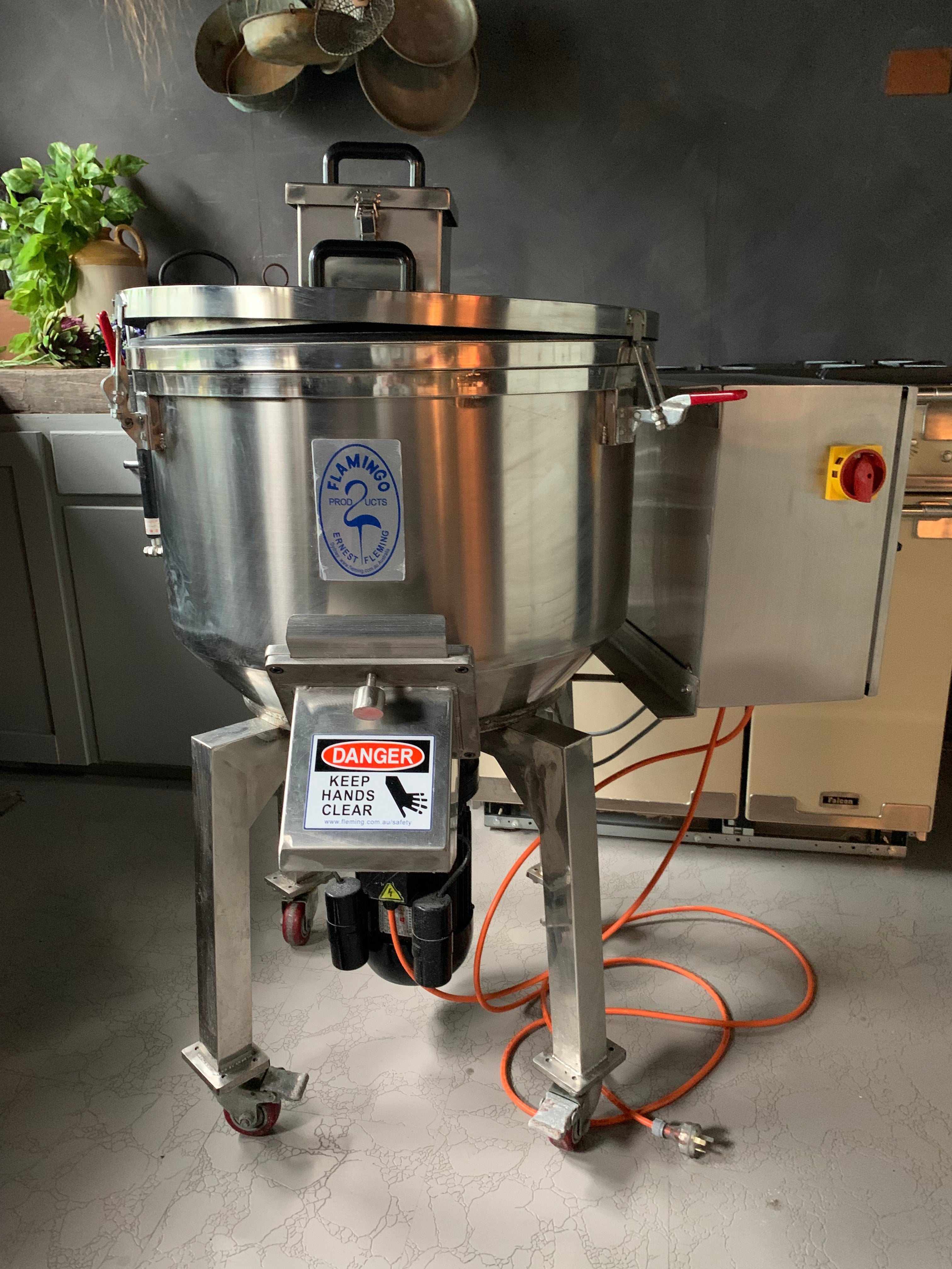 Industrial Mixer for Protein Powders & Bath Products - High-Speed Vertical Mixer
